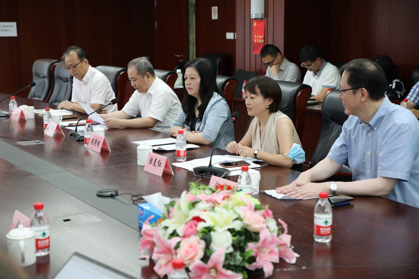 右边排向导全景